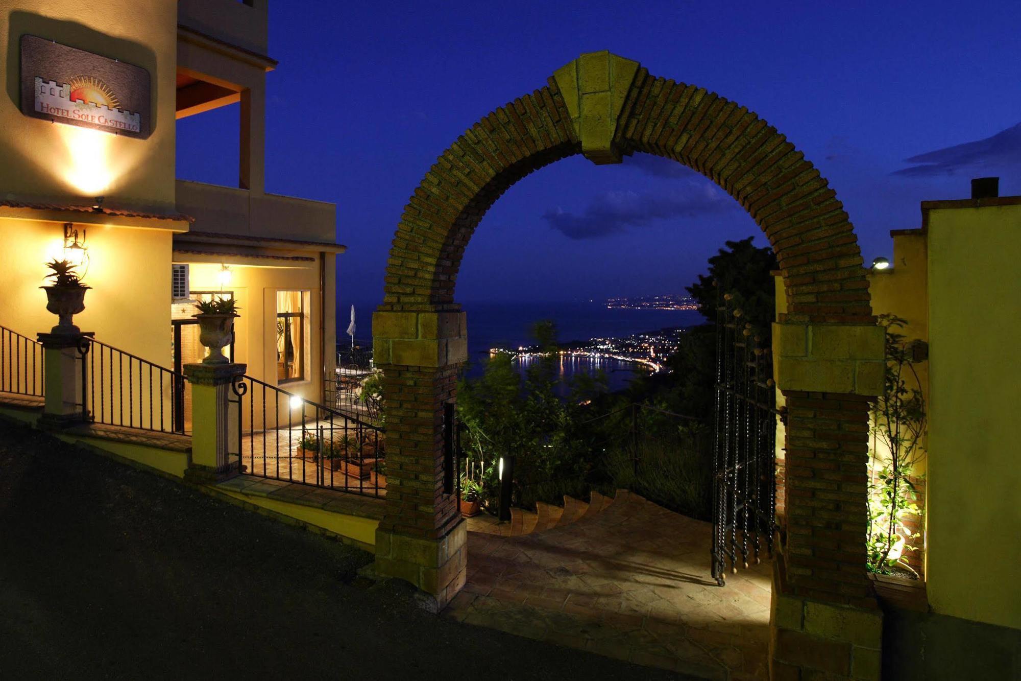 Hotel Sole Castello Taormina Exterior foto