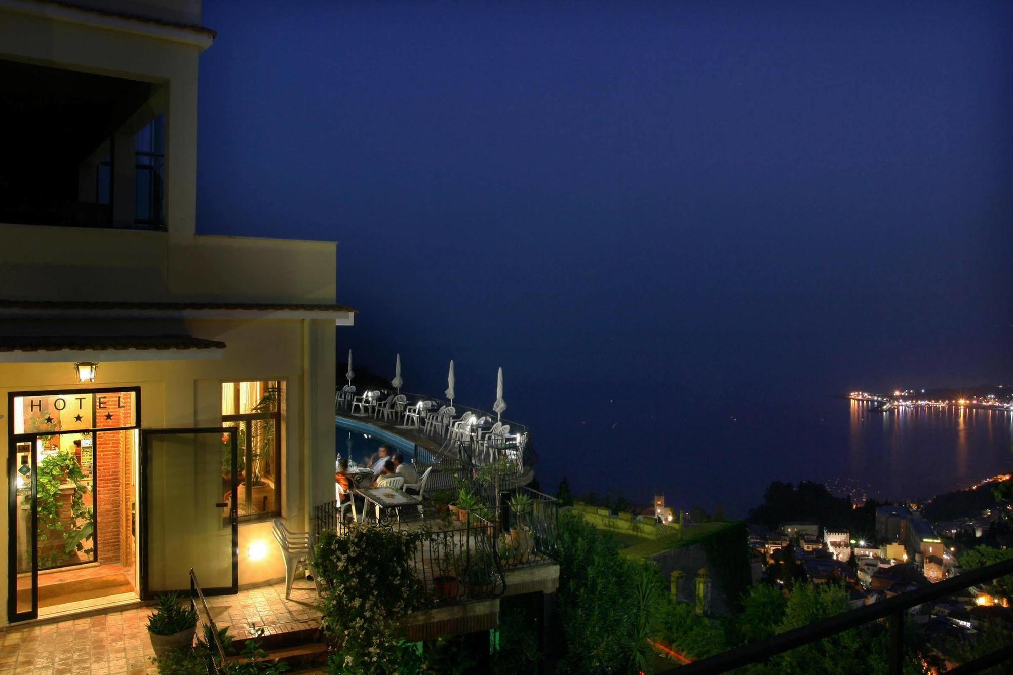 Hotel Sole Castello Taormina Exterior foto